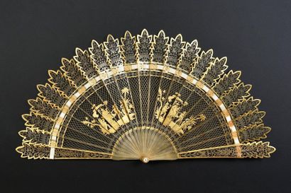 null Chinoiseries, circa 1830
A finely pierced broken horn fan painted symmetrically...