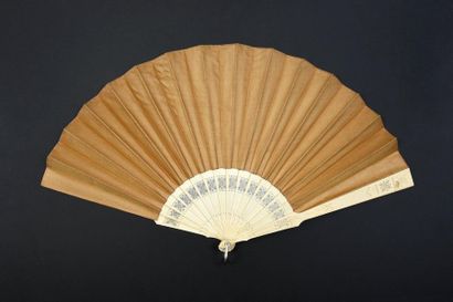 null Le vent du bord de mer, circa 1880-1890
A fan, the painted gold-brown satin...