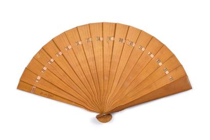 null Les amours, circa 1900
Wooden fan of the broken type decorated with three vignettes...