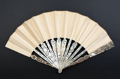 null A little, a lot, madly, around 1900
Folded fan, the painted silk leaf of a peasant...