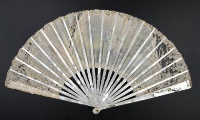 null L'éveil d'une nymphe, circa 1900
Folded fan, the painted silk sheet of a nymph...