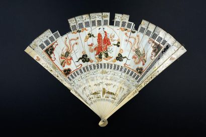 null The two phoenixes, China, early 18th century
Fan of broken bone type pierced...