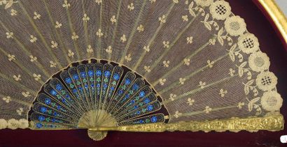 null Enamelled watermark, China, circa 1900
Folded fan, the tulle leaf decorated...