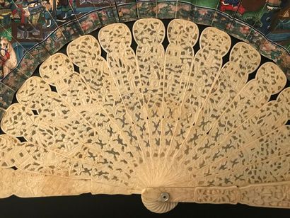 null Two Dignitaries, China, 19th century
Folded fan, the double sheet of wallpaper...