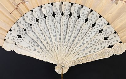 null Birds and butterflies, China, 19th century
Folded fan, the double sheet of cream...