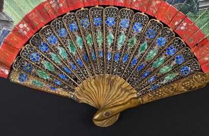 null Filigree and enamel, China, 19th century
Folded fan, the double gouache-painted...