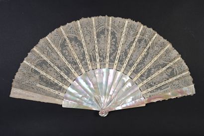 null Five bouquets, circa 1880-1890
Folded fan, the leaf in needle lace, gauze stitch,...