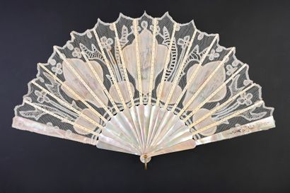 null Art nouveau, circa 1900
Original folded fan, the tulle leaf decorated with seven...