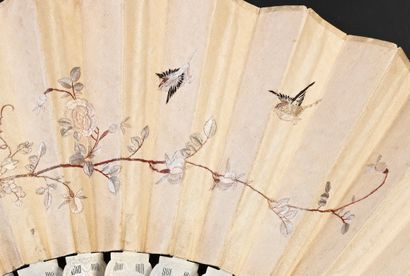 null Oiseaux et papillons, Chine, XIXe siècle
Éventail plié, la feuille double en...