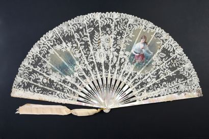 null Aufray, Young girl with flowers, circa 1890
Folded fan, the leaf in bobbin lace...