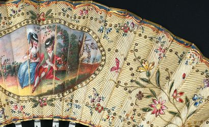 null Paniers de fleurs, vers 1760-1770
Éventail plié, feuille en soie peinte à la...