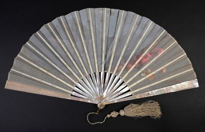 null Billotey, The little chickadees, around 1890
Large folded fan, the silk leaf...