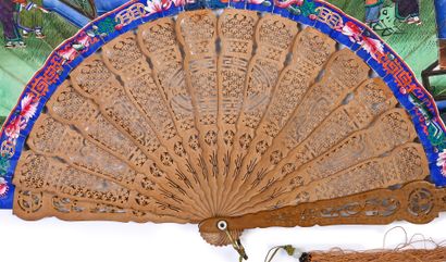 null Audience at the palace, China, 19th century
Folded fan, the painted paper sheet...
