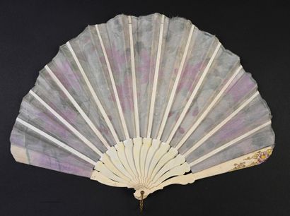 null Flowers, flowers, early 20th century
Folded fan, balloon shape, the silk sheet...