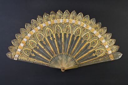 null Gilded arches, circa 1820
Gothic Revival style broken fan in blond horn painted...