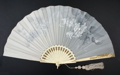 null Billotey, White Lilacs, circa 1890
Folded fan, the silk sheet painted with lilac...
