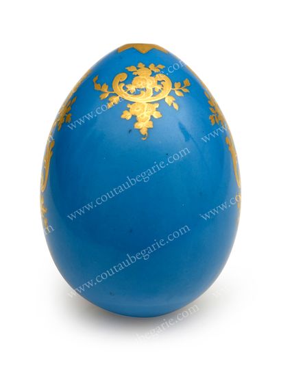null BEAUTIFUL PORCELAIN EASTER EGG.
By the imperial factory, St. Petersburg, 1894-1917.
Of...