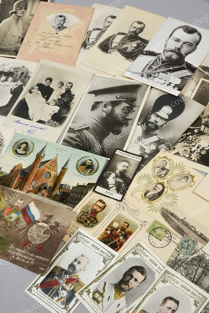 null FAMILLE IMPÉRIALE DE RUSSIE.
Bel ensemble de 35 cartes postales anciennes, représentant...