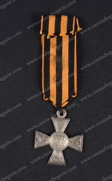 null ORDRE DE SAINT-GEORGES (Russie).
Croix de soldat de 4e classe, en argent, avec...