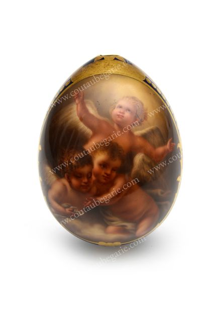 null BEAUTIFUL EASTER EGG IN PORCELAIN.
By the factory, Saint Petersburg, 1894-1917.
Of...