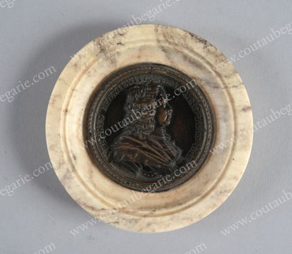 null PIERRE THE GREAT, emperor of Russia (1672-1725). 
 Round alabaster medallion,...