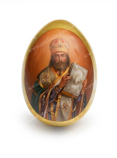 BEAUTIFUL PORCELAIN EASTER EGG. By the Imperial...