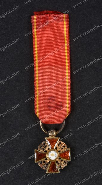 null ORDRE DE SAINTE-ANNE (Russie).
Croix de chevalier, modèle miniature de revers,...