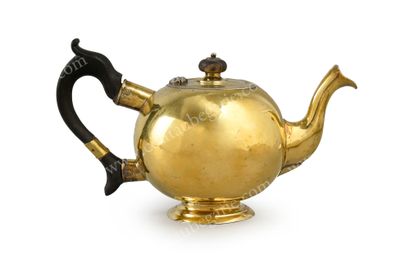 null RUSSIAN IMPERIAL COURT SERVICE
A vermeil teapot, round in shape, resting on...