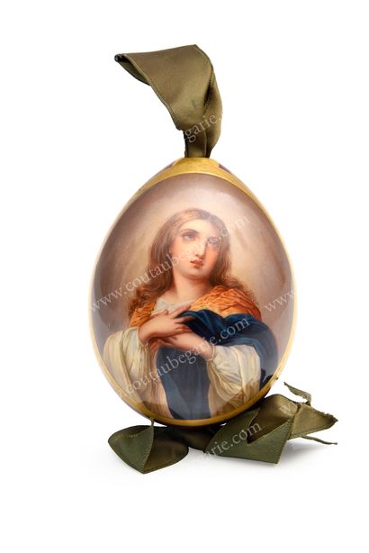 null BEAUTIFUL EASTER EGG IN PORCELAIN.
By the imperial factory, St. Petersburg,...