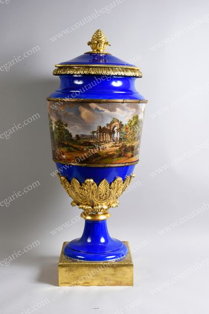 null LARGE COVERED VASE.
Imperial Manufactory, St Petersburg, 1825-1855. 
 In hard...