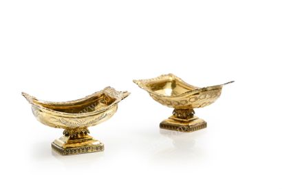  PAIR OF SILVERWARE SALVERONS. By ASTRAKHANSIEFF, Moscow, 1828. Of rectangular form,...