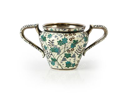 null GILT SUGAR BOWL. 
 By YEGOROFF, Moscow, before 1896.
Of cylindrical form, flared...
