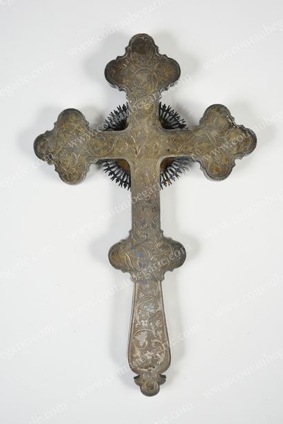 null A VERMEIL PROCESSION CROSS. 
 With chased decoration of leafy arabesques on...