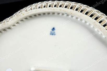 null SERVICE OF GRAND DUKE PAUL PETROVICH.
OFFERED BY KING FEDERIC II OF PRUSSIA.
Porcelain...