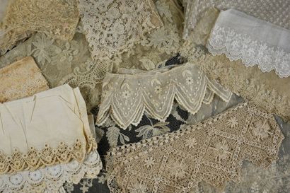 null Meeting of fine laces, 18th and 19th century.
Beautiful set of laces, most of...