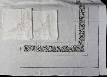 null Set of bed linen and two pillowcases, lace, early 20th century.
A bed linen...