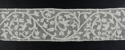 null Bird border, spindles, Milan, 2nd half of the 17th century.
Flexible foliage...