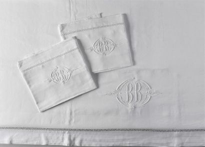 Embroidered bed linen set with two pillowcases,...