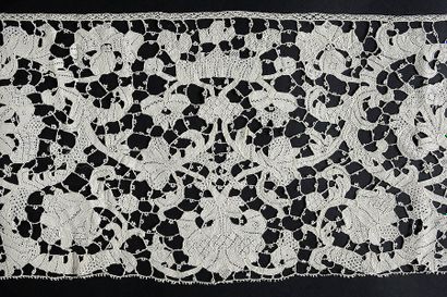 Border, Venice flat stitch with ducal crown,...
