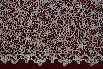 null Pan de cravat, transition lace, needle, late 17th century.
Probable French work...