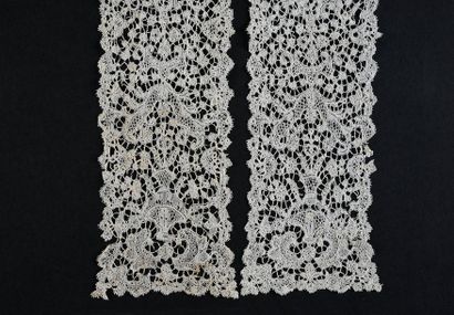 null Brussels lace beards, bobbins, circa 1700.
Pair of beards and their matching...
