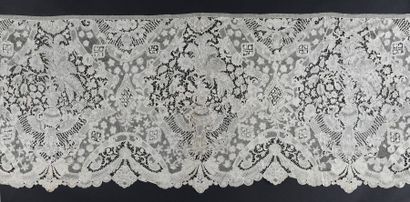 null Low dawn, Brabant lace, bobbins, circa 1730-40.
Spindle lace with patches, decoration...