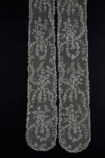 null Two large sections in Argentan, needle, France, 18th century.
Decorated with...