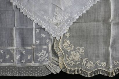 null Two handkerchiefs and an embroidered square, 19th century
Two large handkerchiefs...