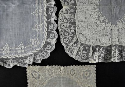null Three finely embroidered handkerchiefs, 19th century.
In linnen, hand thread...