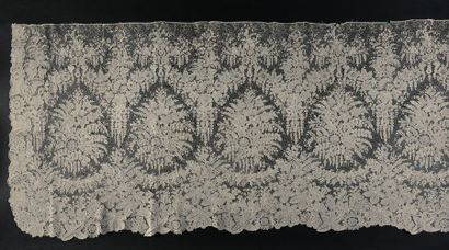 null Large frill of crinoline, Gauze, needle, Brussels, towards
Abundant ornamentation...