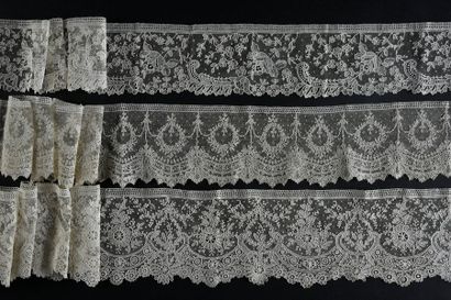 null Three ruffles, Gauze stitch, needle, 2nd half of the 19th century.
Decorated...