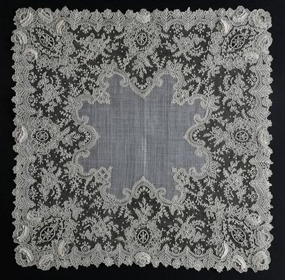 null Rose handkerchief, Gauze, needle, Belgium, 2nd half of the 19th century.
Dense...