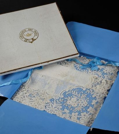 null Handkerchief, application from England, Cie des Indes, end of the 19th century.
Handkerchief...