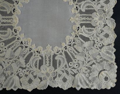 null Rare handkerchief in Valenciennes de Brabant, spindles, circa 1870-80.
A large...